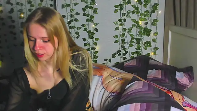 Cute Madam online show from January 9, 2026, 10:33 pm