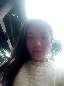 yeutinh00 online show from December 23, 2025, 5:49 am