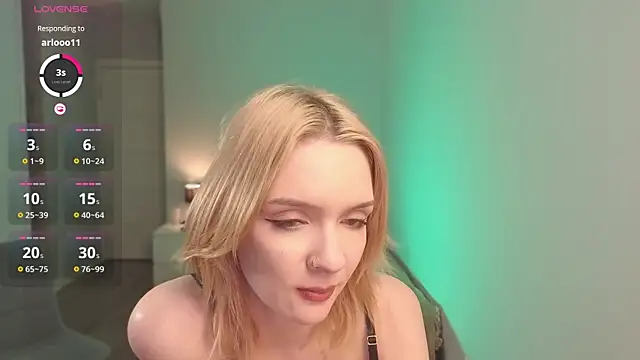 Snapshot of lily_moony chatting on May 10, 2026, 11:54 pm lily moony online show from May 10, 2026, 11:54 pm