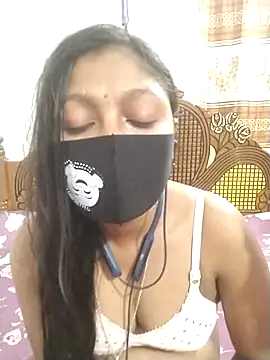 Snapshot of sumi_couele18 chatting on April 13, 2026, 6:35 pm sumi couele18 online show from April 13, 2026, 6:35 pm