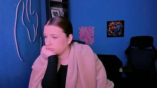 aurora kiss   online show from January 12, 2026, 12:21 pm