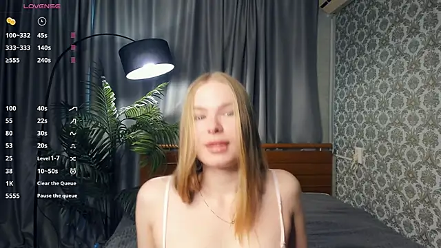 Snapshot of Icehoneybyte chatting on May 22, 2026, 8:53 am Icehoneybyte online show from May 22, 2026, 8:53 am