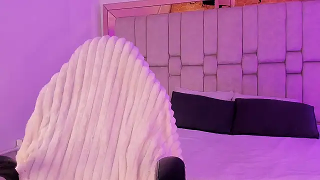 ElaRabbit online show from April 4, 2026, 12:35 pm