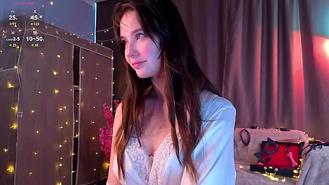 KiraYukimura online show from March 25, 2026, 4:29 am