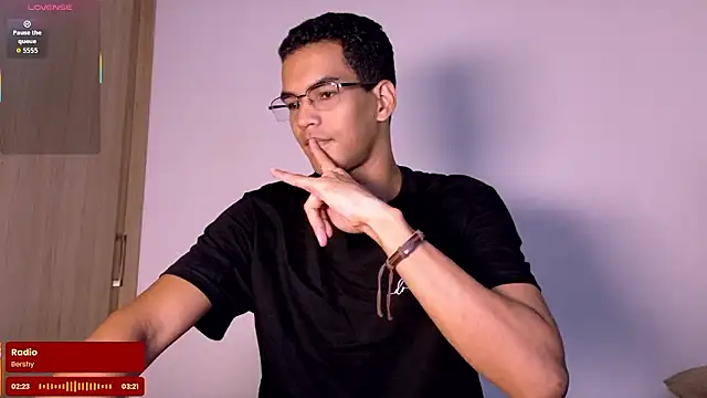 Pikashu7u7 online show from January 10, 2026, 6:42 pm