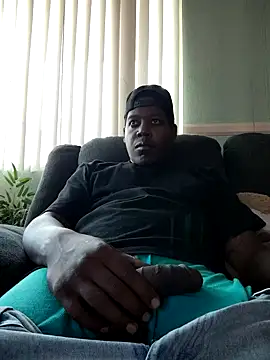 Bigshaddywoo online show from April 19, 2026, 1:27 am