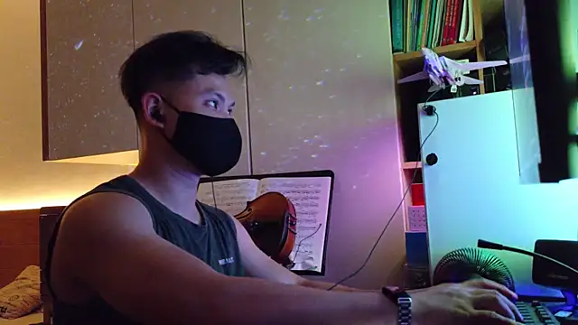 OnlyHand9x online show from June 12, 2026, 4:17 pm