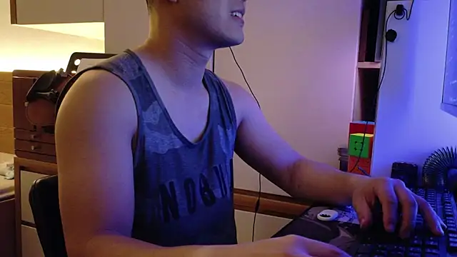 OnlyHand9x online show from July 12, 2026, 3:58 pm