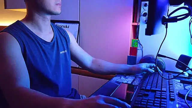 OnlyHand9x online show from August 6, 2026, 5:26 pm