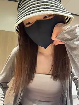 ZJbaby online show from April 25, 2026, 2:14 pm