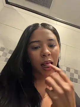 AnahiSkye online show from April 9, 2026, 5:51 pm