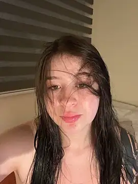 evelynrosess1 online show from April 25, 2026, 12:57 am