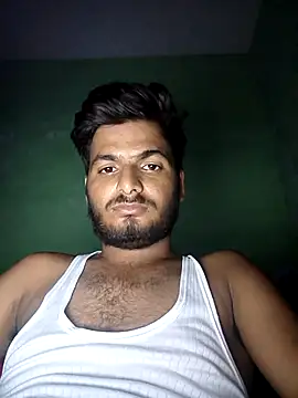 Snapshot of avi007pp chatting on July 17, 2026, 4:01 pm avi007pp online show from July 17, 2026, 4:01 pm