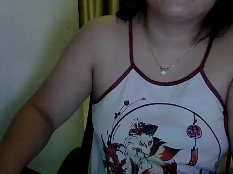 Snapshot of Sarah_no_land chatting on April 24, 2026, 6:43 pm Sarah no land online show from April 24, 2026, 6:43 pm