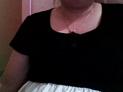 Snapshot of Sarah_no_land chatting on June 13, 2026, 5:16 am Sarah no land online show from June 13, 2026, 5:16 am