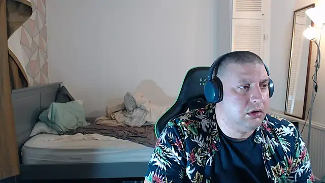 Snapshot of thetalldude265 chatting on January 14, 2026, 3:45 am thetalldude265 online show from January 14, 2026, 3:45 am