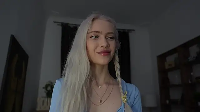 KristalCrowner online show from April 1, 2026, 7:22 pm