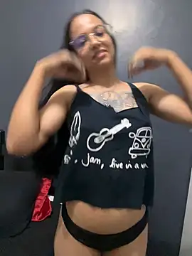 HyaraMoon online show from February 19, 2026, 3:13 am