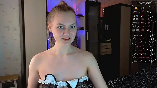 Snapshot of Chloe_muar chatting on April 20, 2026, 12:08 pm Chloe muar online show from April 20, 2026, 12:08 pm