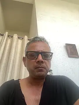 Snapshot of Moh-Moksha chatting on April 13, 2026, 5:02 am Moh-Moksha online show from April 13, 2026, 5:02 am