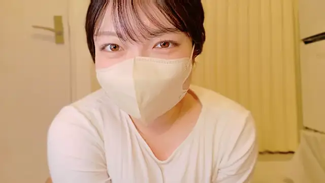 Snapshot of __Yui_ chatting on May 11, 2026, 7:36 am Yui online show from May 11, 2026, 7:36 am