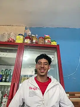 lzinho9153 online show from April 10, 2026, 4:33 pm