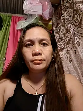 Snapshot of prettymomma24xx chatting on February 10, 2026, 8:24 pm prettymomma24xx online show from February 10, 2026, 8:24 pm