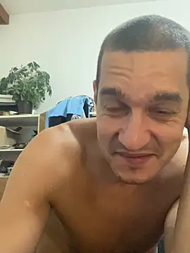 Snapshot of slabyhrac chatting on June 19, 2026, 1:43 am slabyhrac online show from June 19, 2026, 1:43 am