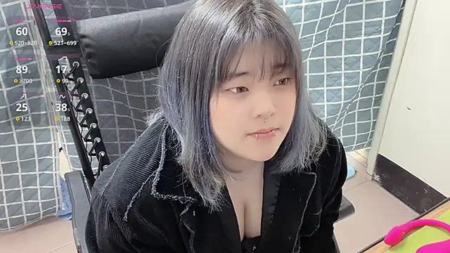 Snapshot of anan_102104 chatting on April 7, 2026, 12:38 pm anan 102104 online show from April 7, 2026, 12:38 pm