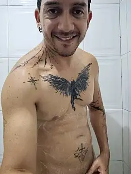 Snapshot of MrWolfHot chatting on January 9, 2026, 5:43 am MrWolfHot online show from January 9, 2026, 5:43 am