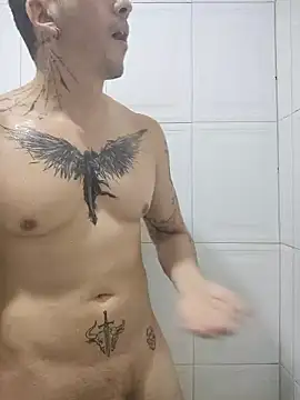 Snapshot of MrWolfHot chatting on January 14, 2026, 5:02 am MrWolfHot online show from January 14, 2026, 5:02 am