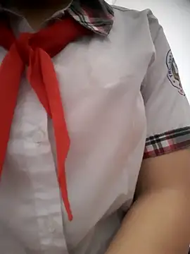 lina loveee online show from April 13, 2026, 10:32 am