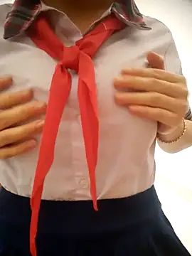 lina loveee online show from April 15, 2026, 8:32 am