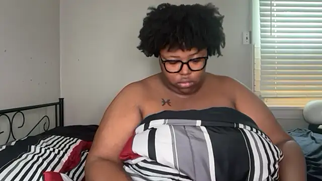 Snapshot of Chocolatebunnyxx96 chatting on April 26, 2026, 2:04 pm Chocolatebunnyxx96 online show from April 26, 2026, 2:04 pm