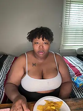 Snapshot of Chocolatebunnyxx96 chatting on May 1, 2026, 5:28 pm Chocolatebunnyxx96 online show from May 1, 2026, 5:28 pm