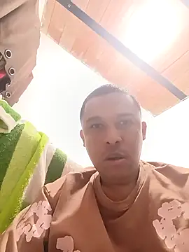 Snapshot of Ellatin15 chatting on February 19, 2026, 3:02 am Ellatin15 online show from February 19, 2026, 3:02 am