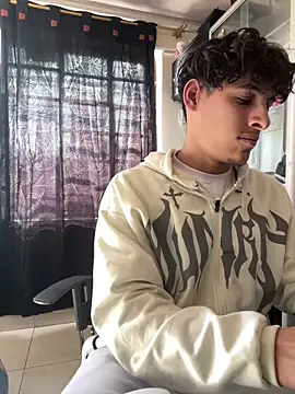 MaxStar26 online show from February 5, 2026, 2:22 pm