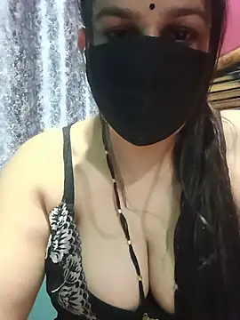Snapshot of 01Roshani chatting on May 11, 2026, 5:32 pm 01Roshani online show from May 11, 2026, 5:32 pm
