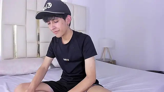 julian xx online show from July 23, 2026, 7:34 pm