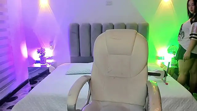 Snapshot of ThaliaBrookss_ chatting on February 17, 2026, 5:04 am ThaliaBrookss online show from February 17, 2026, 5:04 am