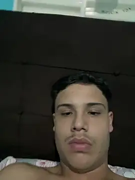 Snapshot of Wellington00_ chatting on February 19, 2026, 12:06 am Wellington00 online show from February 19, 2026, 12:06 am