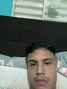 Snapshot of Wellington00_ chatting on February 27, 2026, 12:43 am Wellington00 online show from February 27, 2026, 12:43 am