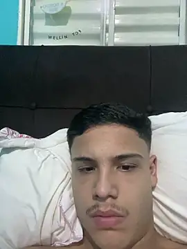 Snapshot of Wellington00_ chatting on March 5, 2026, 1:01 am Wellington00 online show from March 5, 2026, 1:01 am