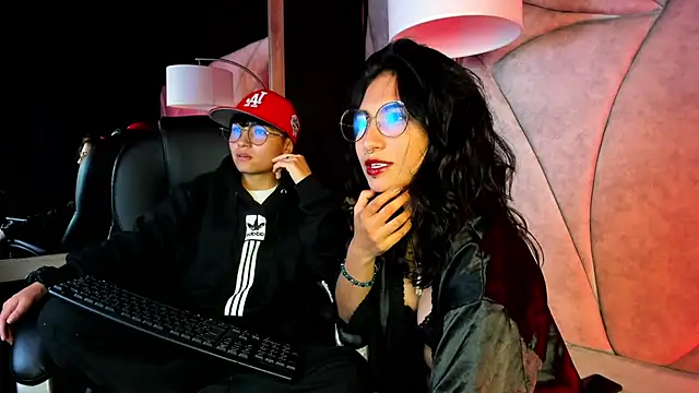 velvet mystic online show from April 19, 2026, 3:50 am