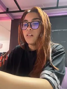 CrystalFairy007 online show from May 4, 2026, 4:08 am