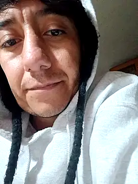 Snapshot of Hxzelmxnix chatting on March 6, 2026, 5:15 am Hxzelmxnix online show from March 6, 2026, 5:15 am