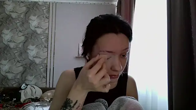 Snapshot of LxayBloom chatting on February 24, 2026, 7:28 am LxayBloom online show from February 24, 2026, 7:28 am