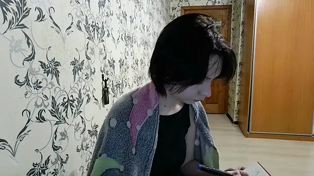 LxayBloom online show from April 21, 2026, 2:51 am