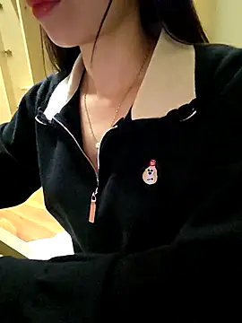 Snapshot of moon_baby99 chatting on February 9, 2026, 4:16 am moon baby99 online show from February 9, 2026, 4:16 am