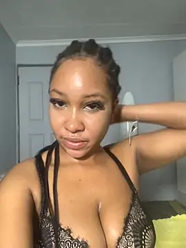 Snapshot of Creamy_bitchxxx chatting on June 4, 2026, 12:16 am Creamy bitchxxx online show from June 4, 2026, 12:16 am